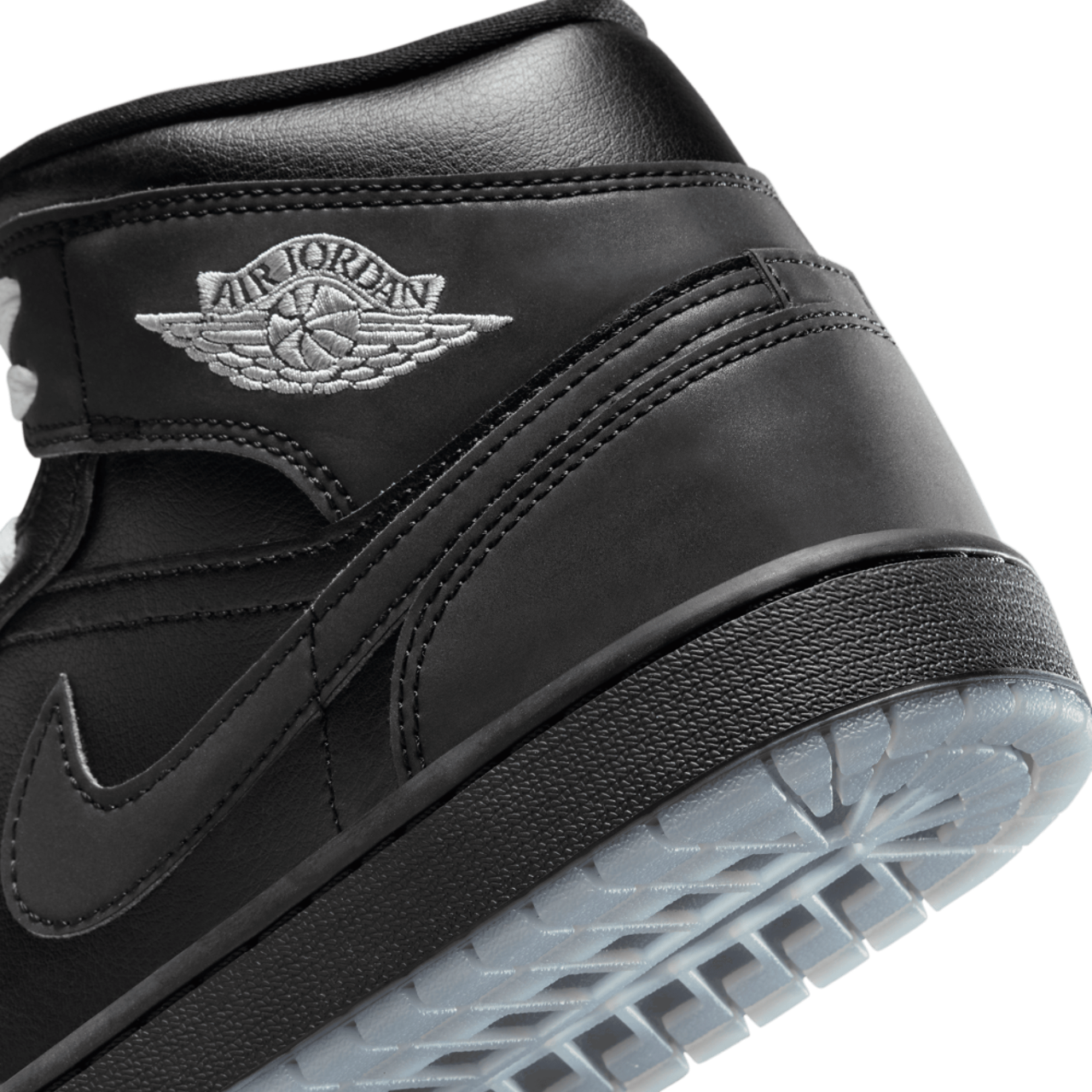 Jordan Air Jordan 1 Mid SE NAS Image 8 of 9. Tap to open photo gallery.