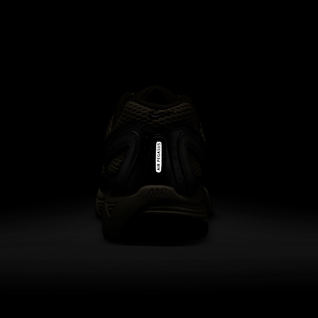 Nike Nike Air Pegasus 2005 NA Image 7 of 9. Tap to open photo gallery.