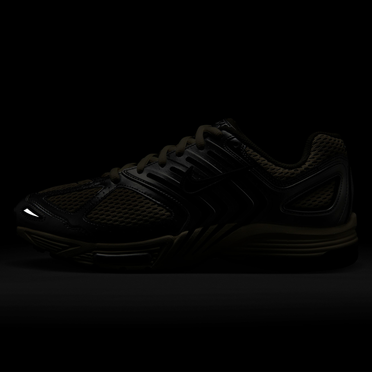 Nike Nike Air Pegasus 2005 NA Image 8 of 9. Tap to open photo gallery.