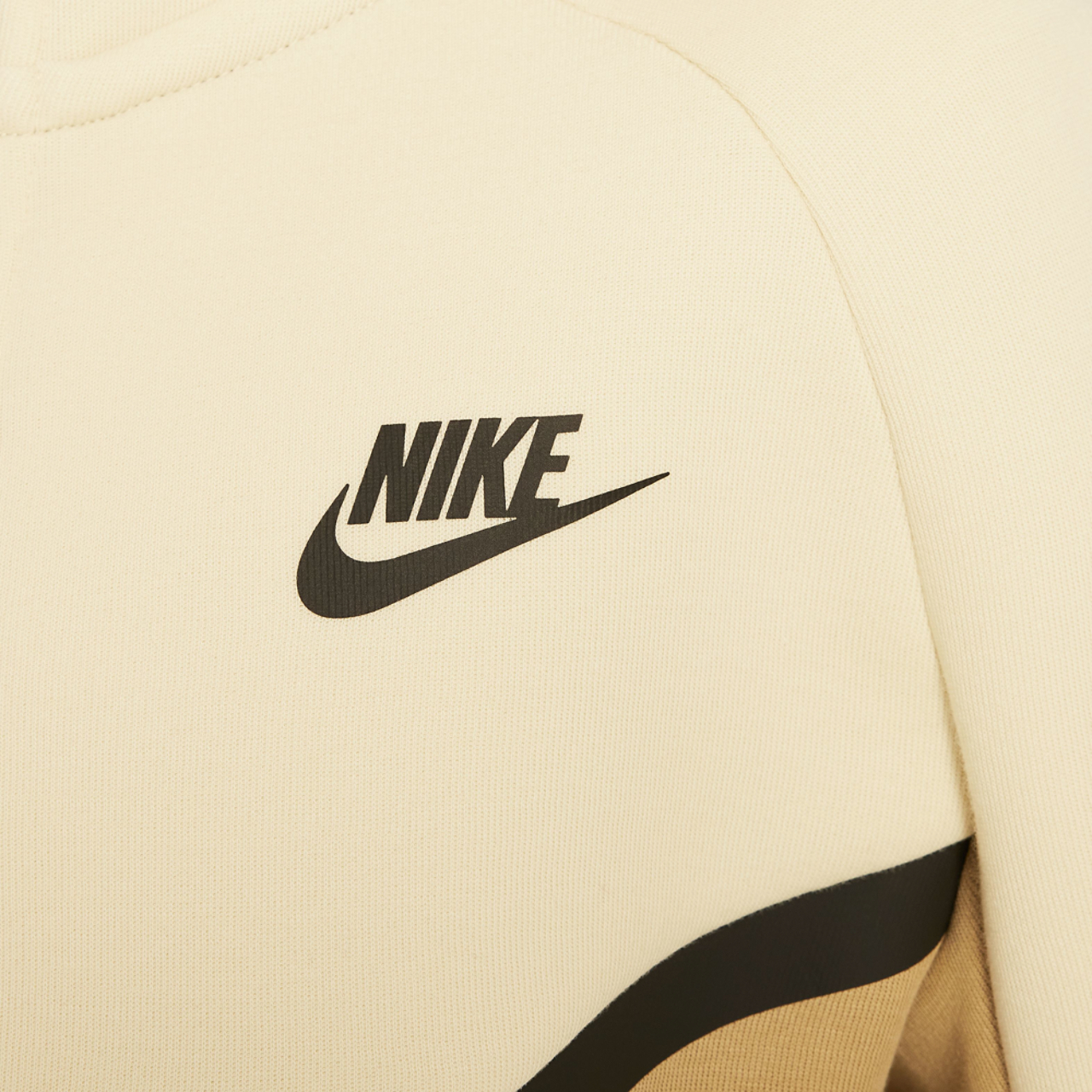 Nike Tech Fleece Full-Zip Image 4 of 8. Tap to open photo gallery.