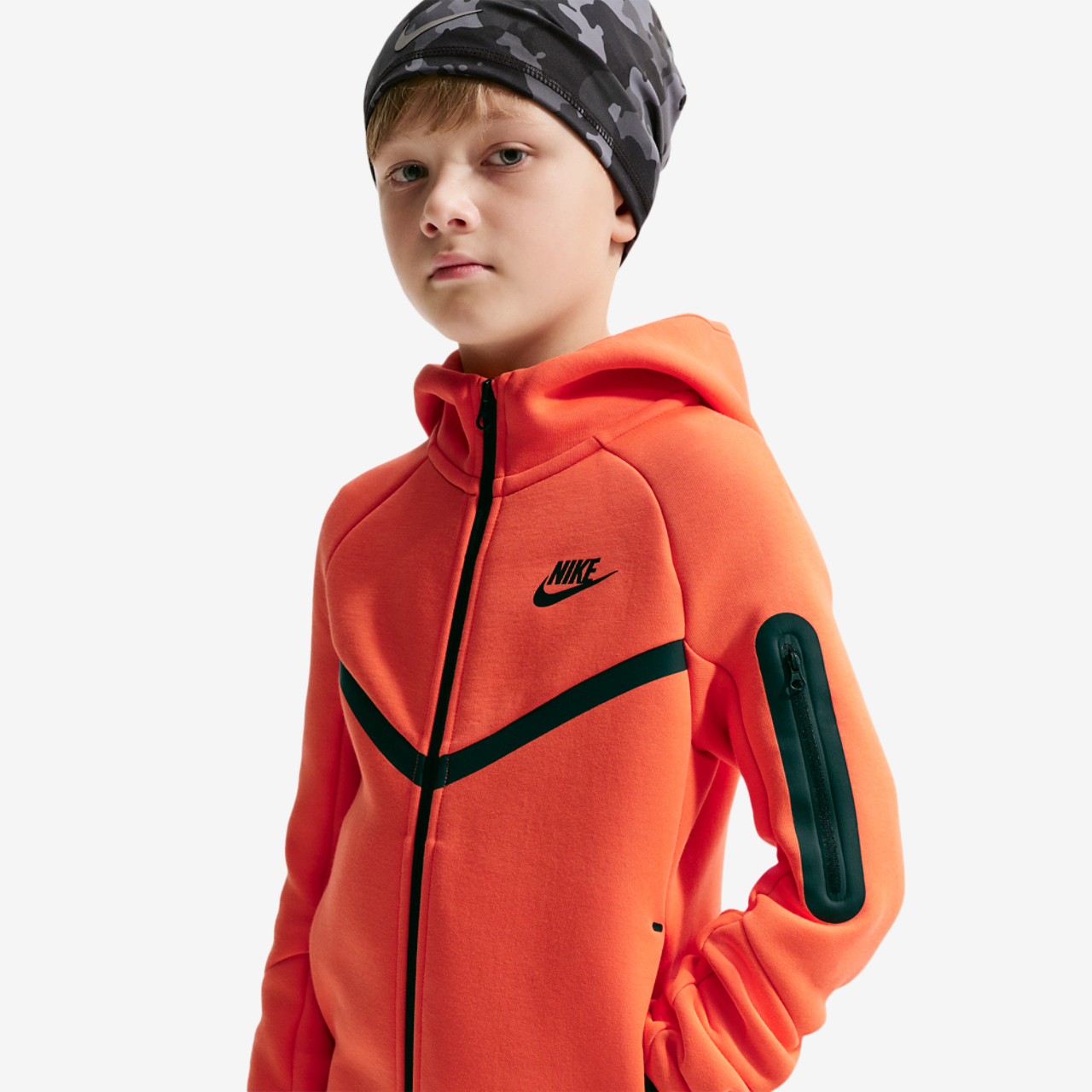 Nike Tech Fleece Full-Zip Image 3 of 7. Tap to open photo gallery.