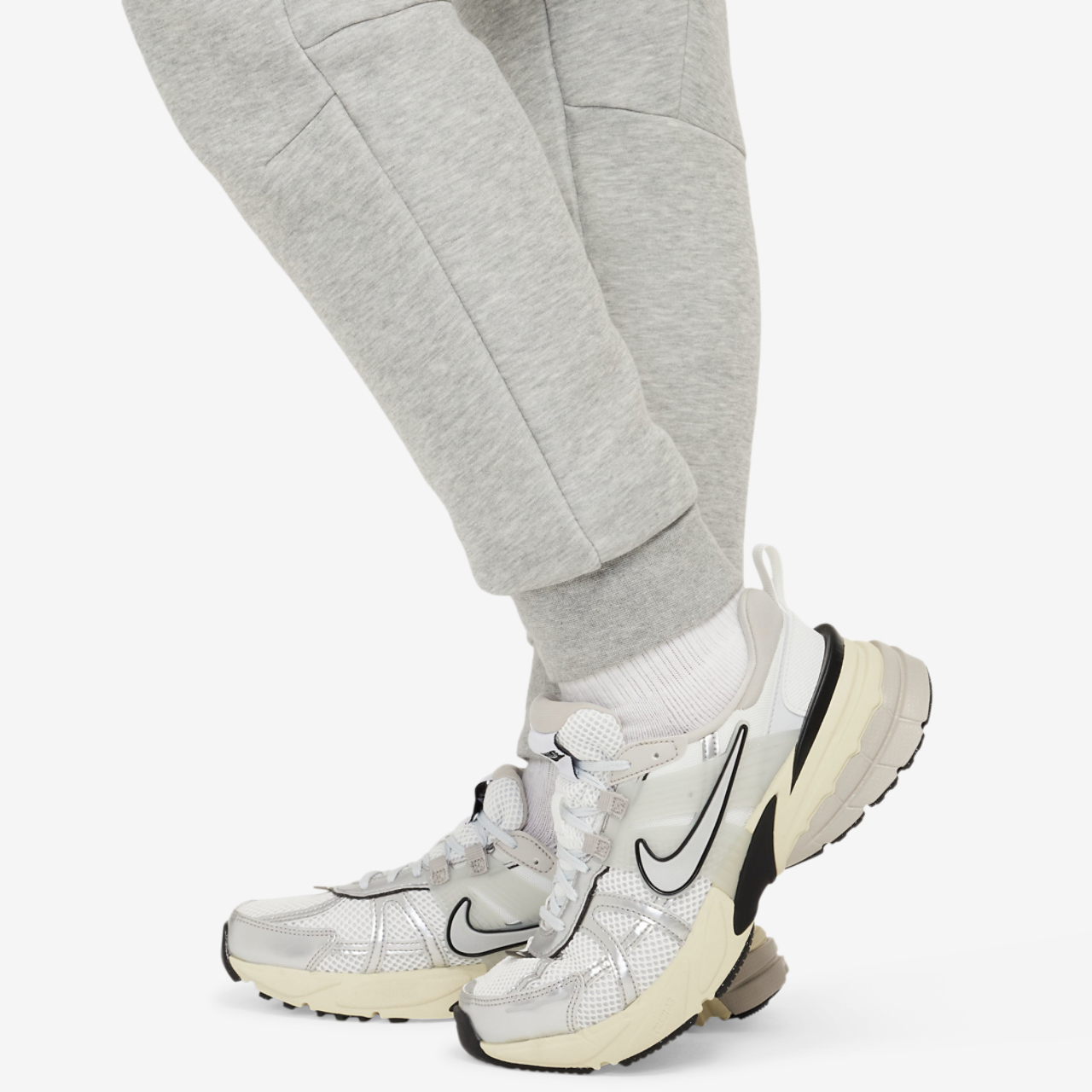 Nike NSW Tech Fleece Pants Extended Sizes Image 7 of 7. Tap to open photo gallery.