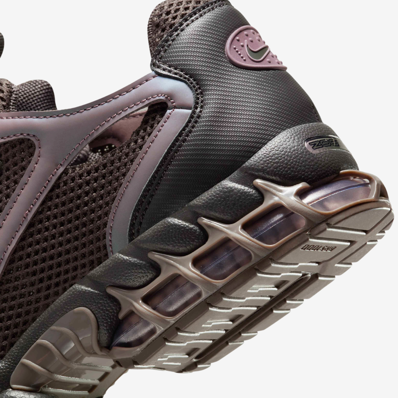 Nike AIR ZOOM Spiridion Cage 2 XY2K Image 8 of 8. Tap to open photo gallery.