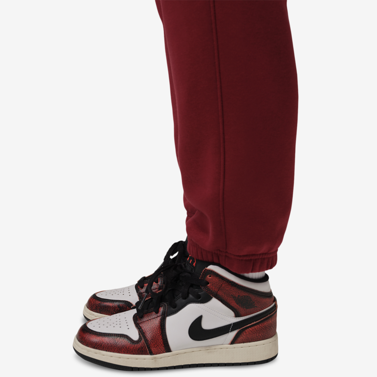 Jordan Brooklyn Fleece Pants Image 4 of 5. Tap to open photo gallery.