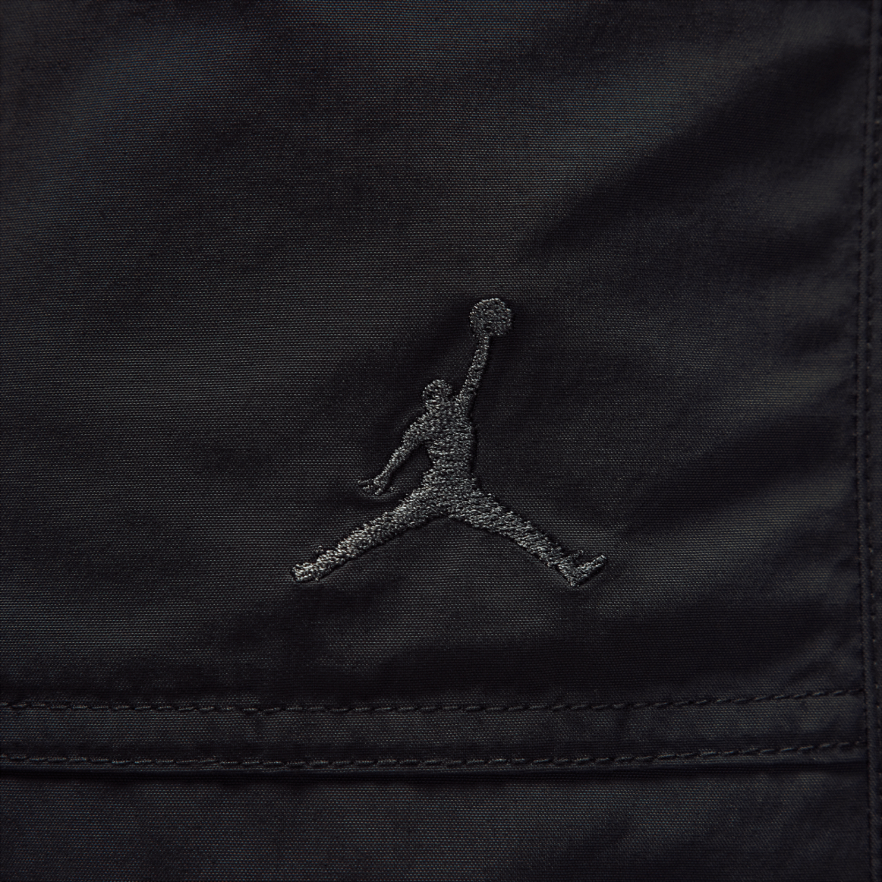 Jordan Essential Statement Woven Pants Image 5 of 8. Tap to open photo gallery.