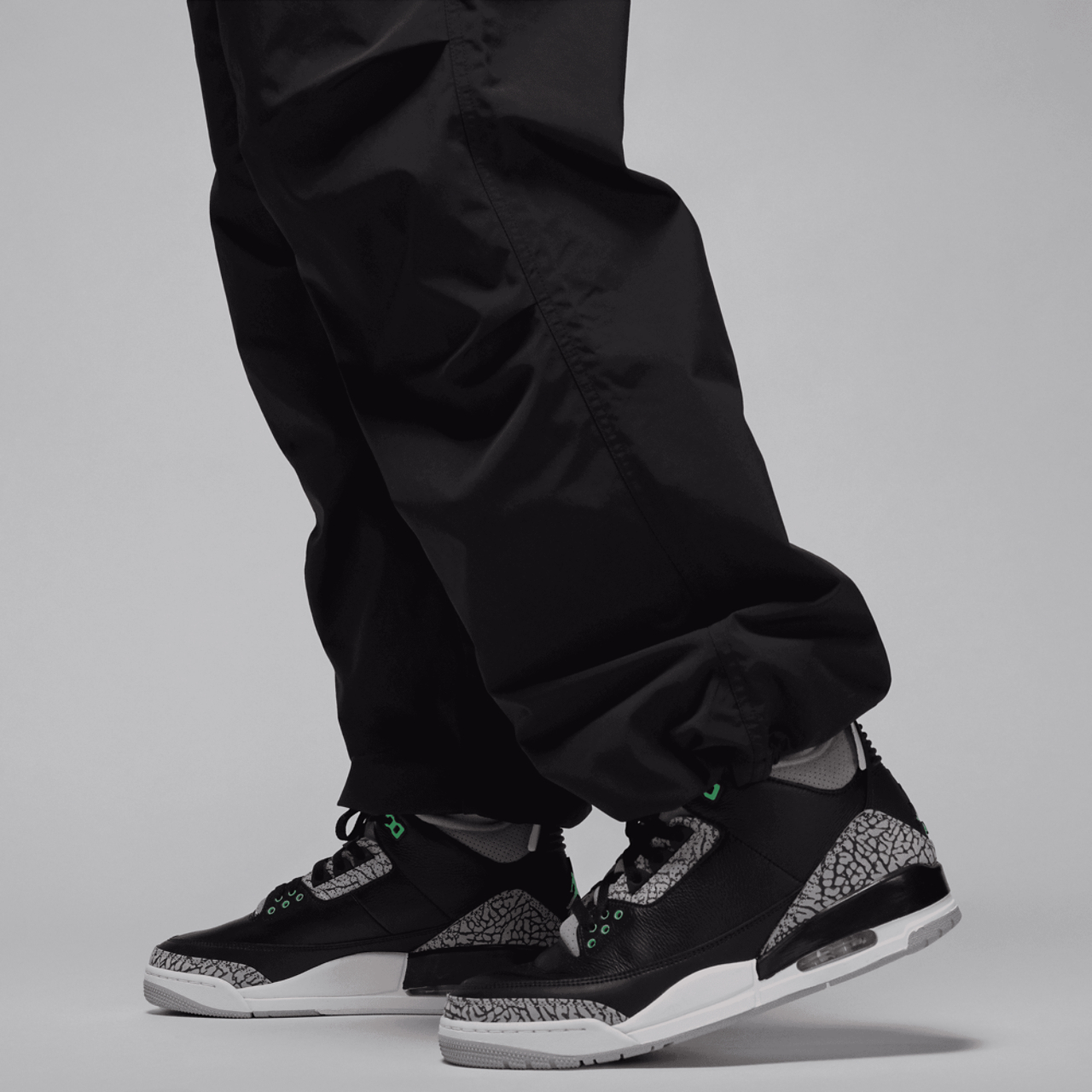 Jordan Essential Statement Woven Pants Image 7 of 8. Tap to open photo gallery.