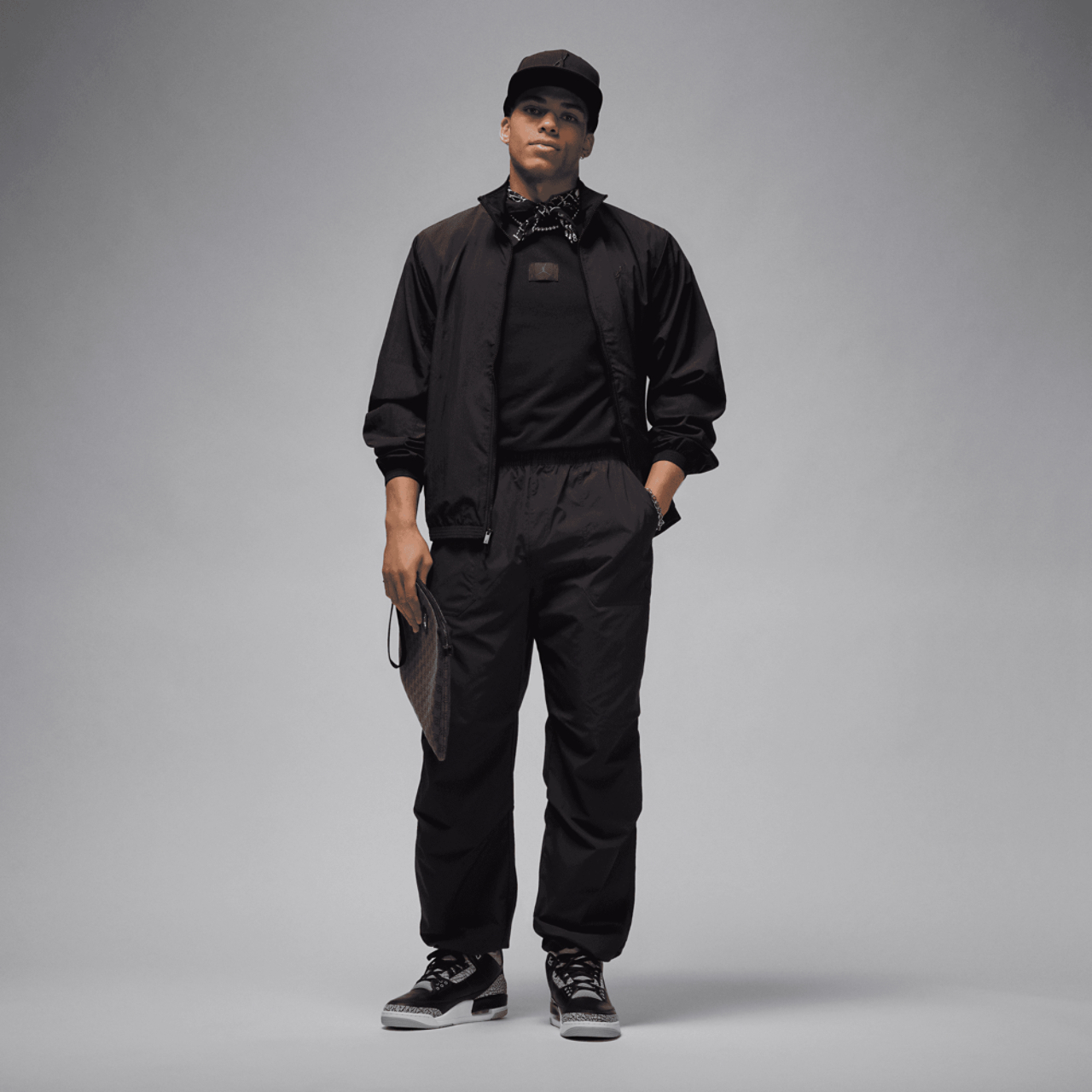 Jordan Essential Statement Woven Pants Image 8 of 8. Tap to open photo gallery.