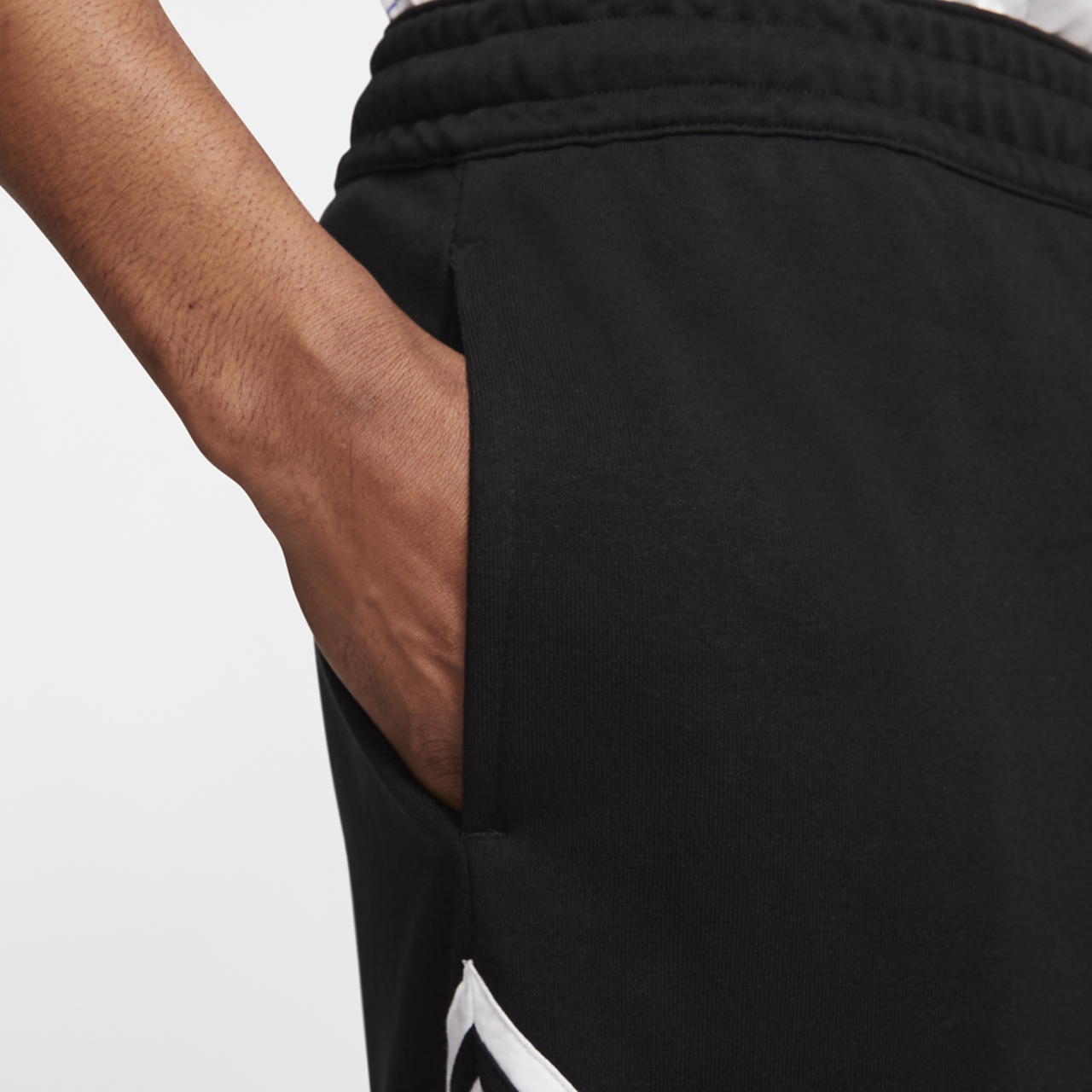Jordan Jumpman Fleece Diamond Shorts Image 7 of 8. Tap to open photo gallery.