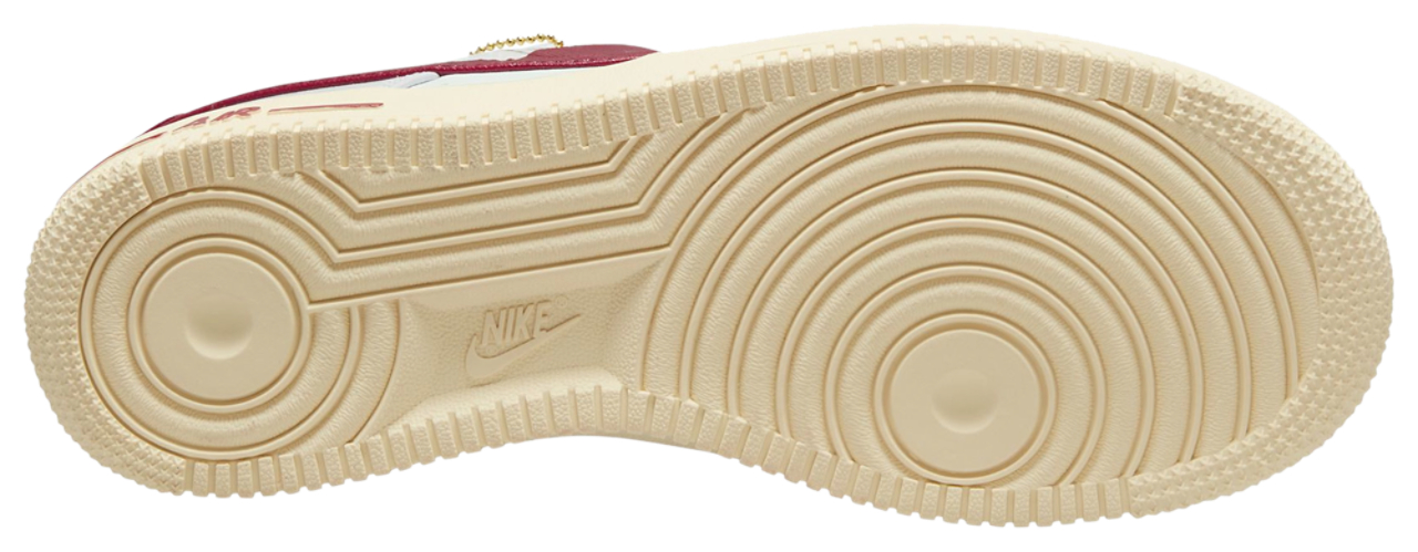 Nike Air Force 1 '07 SE Image 4 of 4. Tap to open photo gallery.