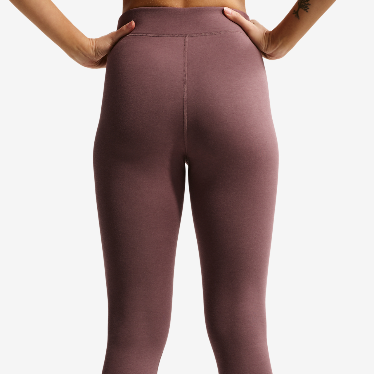 Nike Classic 7/8 Tights Image 2 of 5. Tap to open photo gallery.