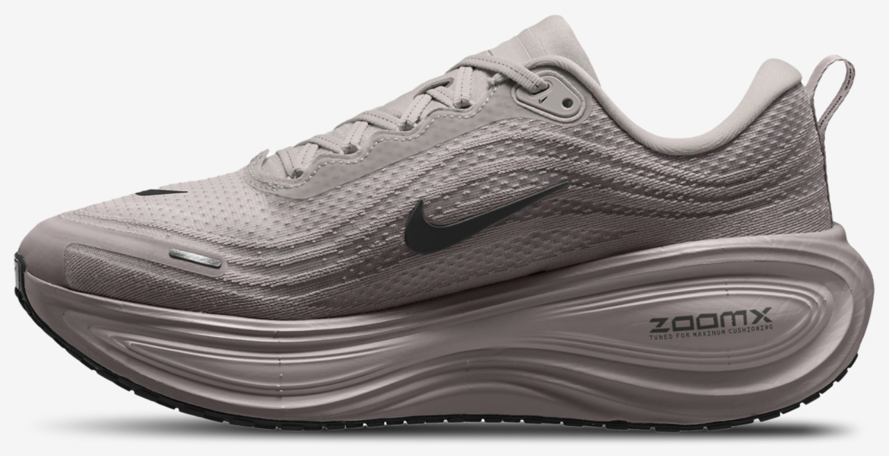 Nike Vomero Plus Image 2 of 4. Tap to open photo gallery.
