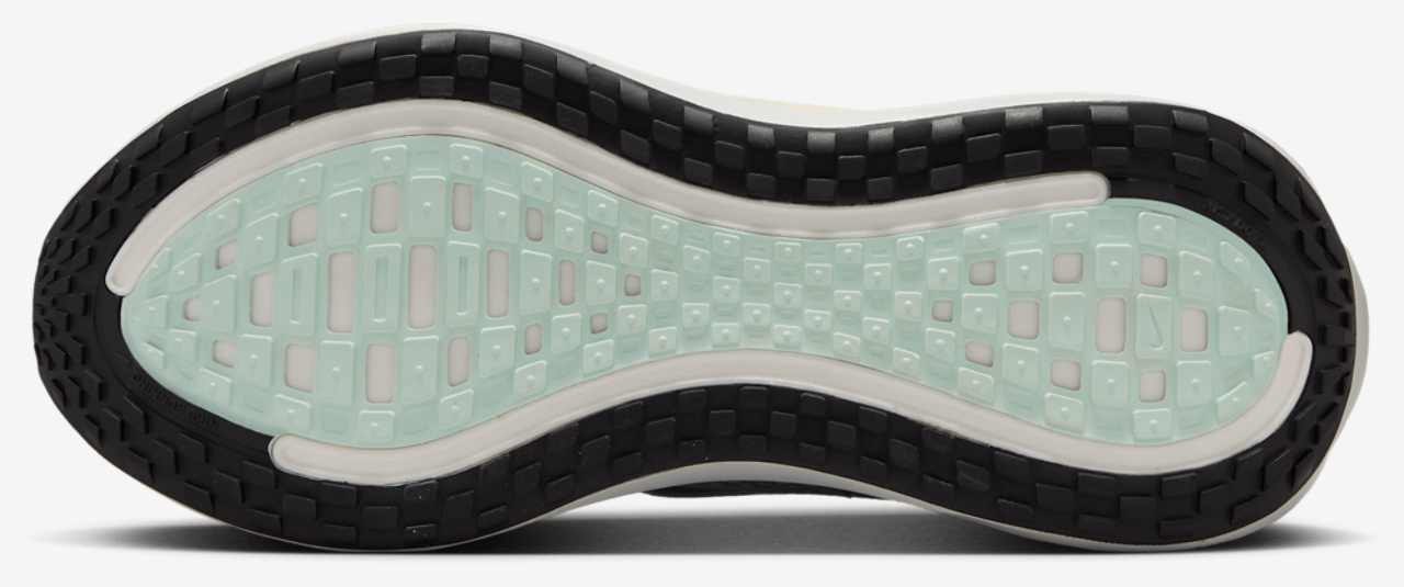 Nike Vomero Plus Image 5 of 8. Tap to open photo gallery.