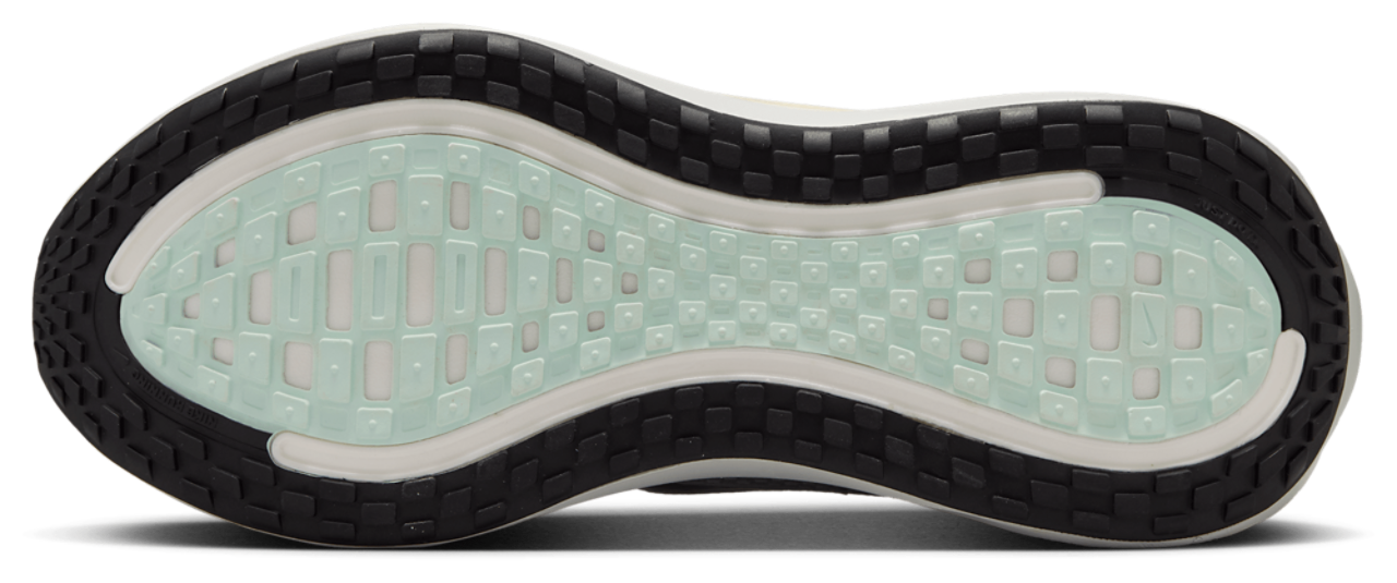 Nike Vomero Plus Image 5 of 8. Tap to open photo gallery.