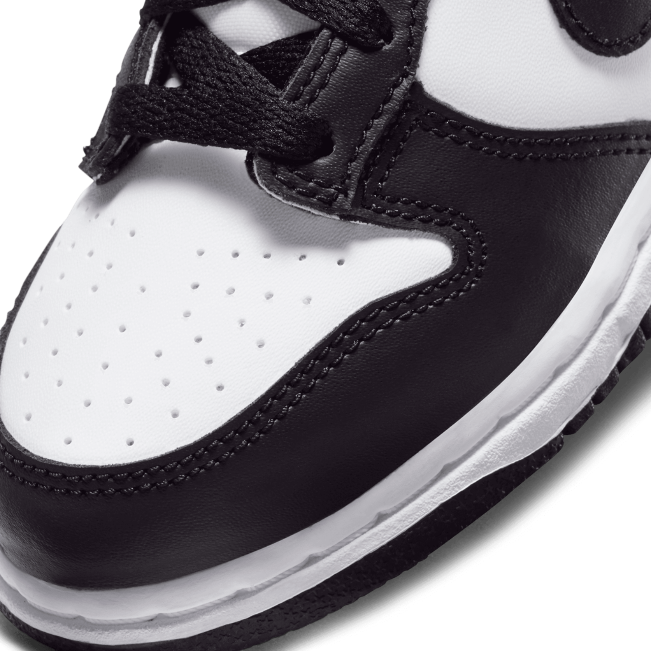 Nike Dunk Low Image 7 of 8. Tap to open photo gallery.
