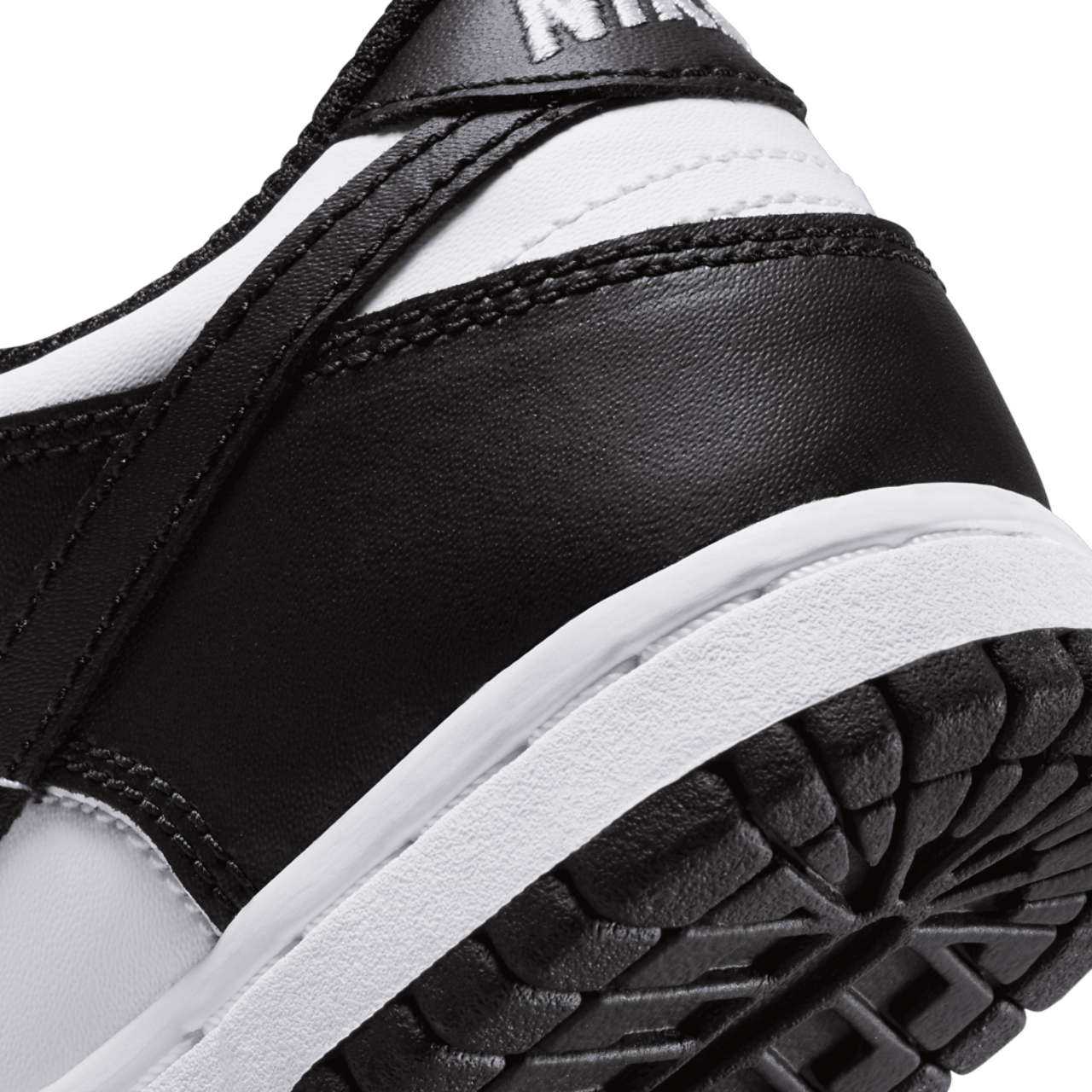 Nike Dunk Low Image 8 of 8. Tap to open photo gallery.