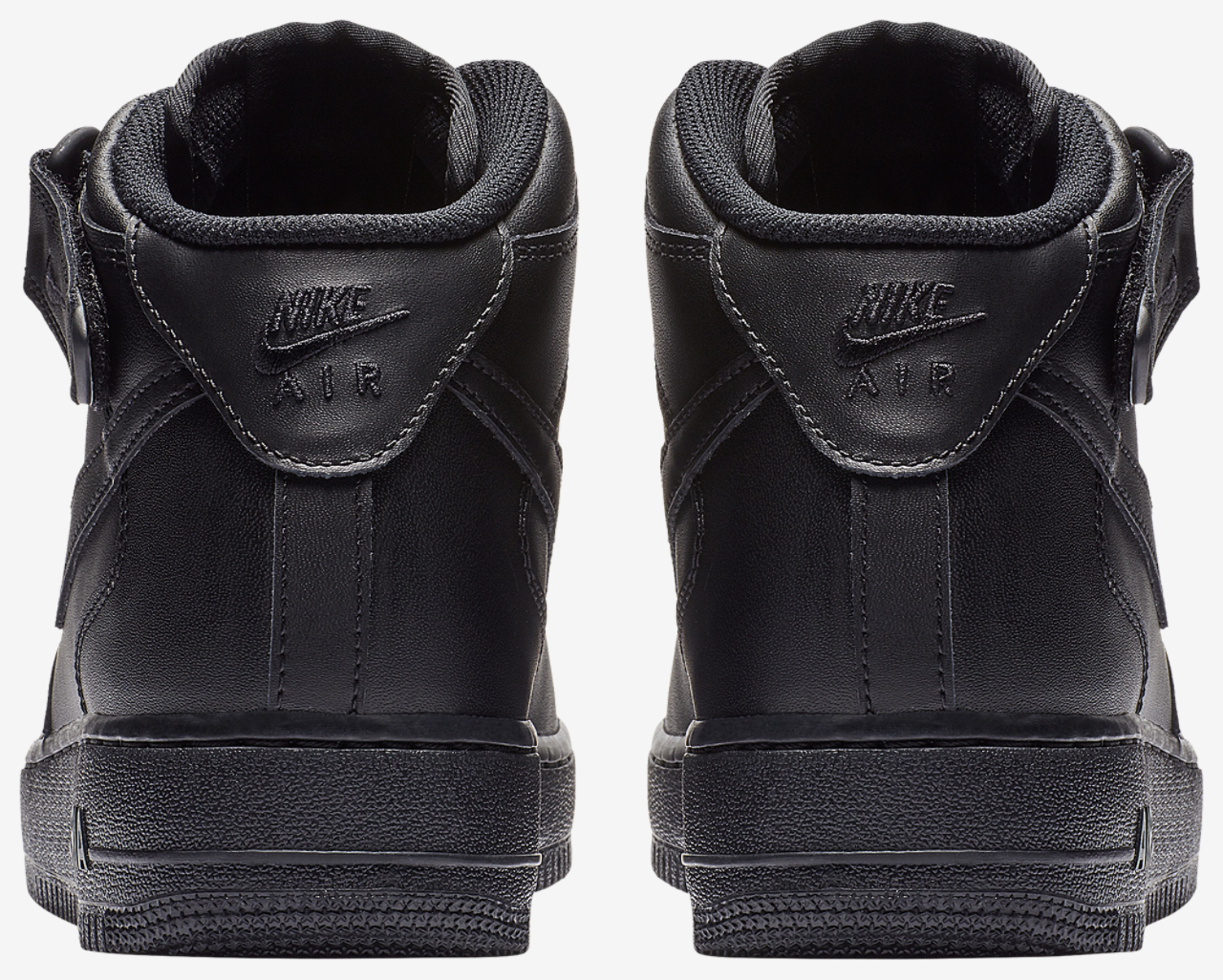 Nike Air Force 1 Mid '07 LE Image 3 of 5. Tap to open photo gallery.