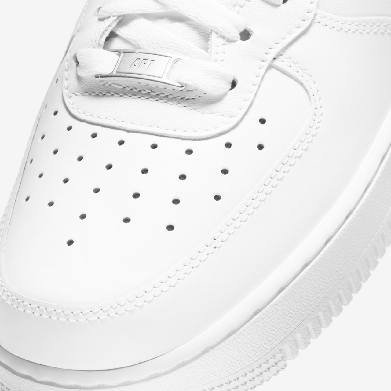 Nike Air Force 1 Mid '07 LE Image 6 of 7. Tap to open photo gallery.