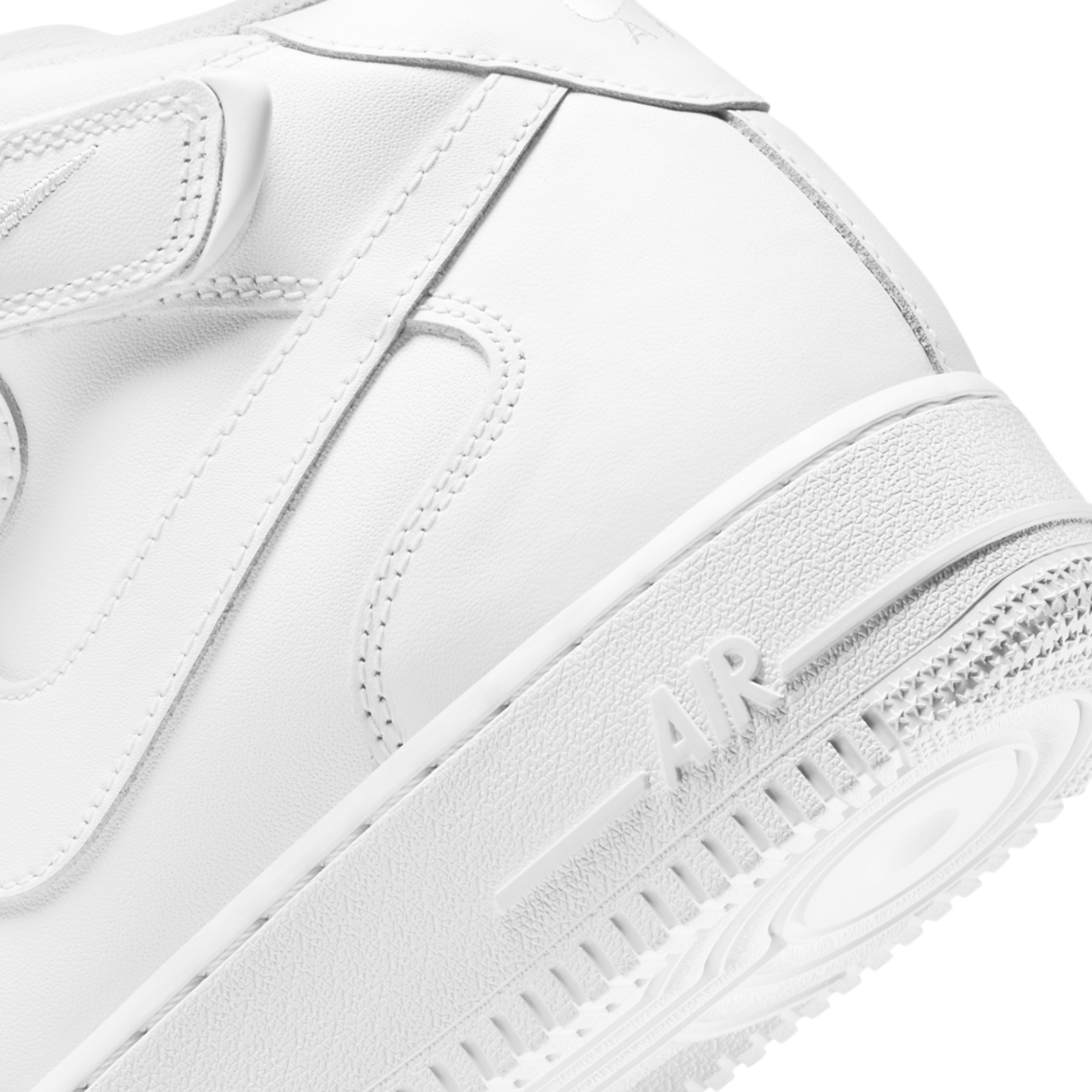 Nike Air Force 1 Mid '07 LE Image 7 of 7. Tap to open photo gallery.