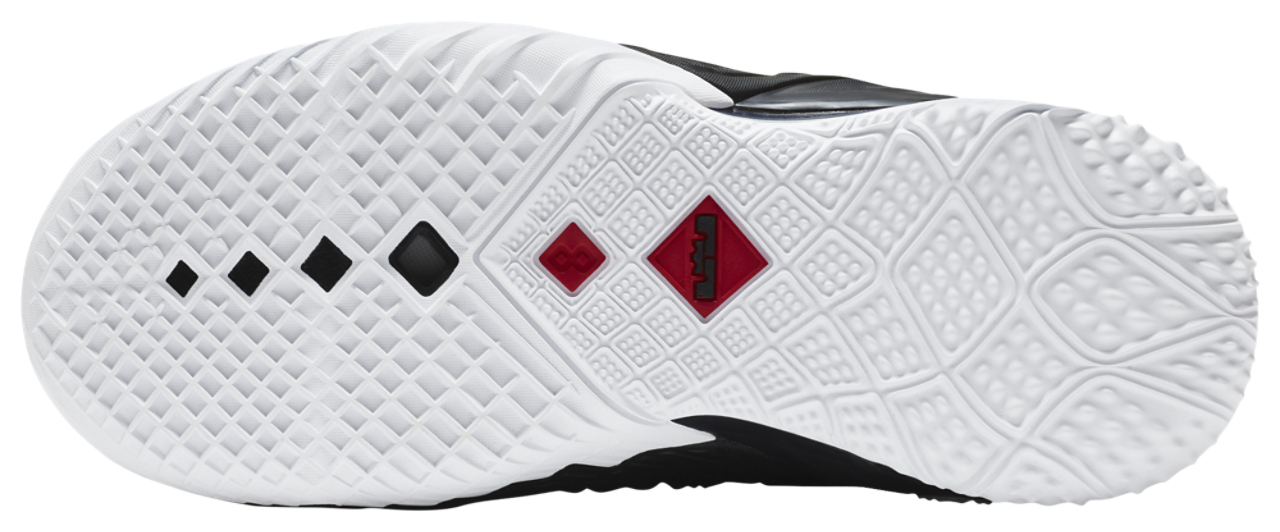 Nike LeBron 18 Image 5 of 5. Tap to open photo gallery.