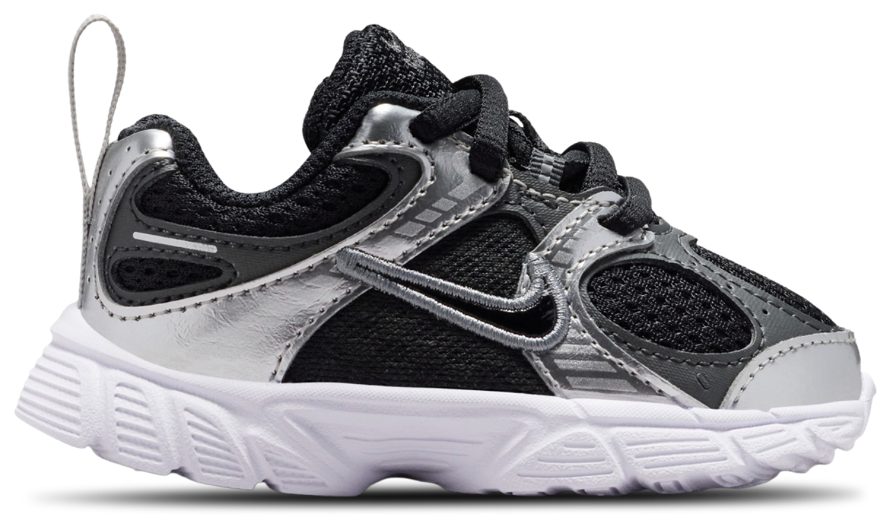 Nike V5 RNR Image 1 of 5. Tap to open photo gallery.