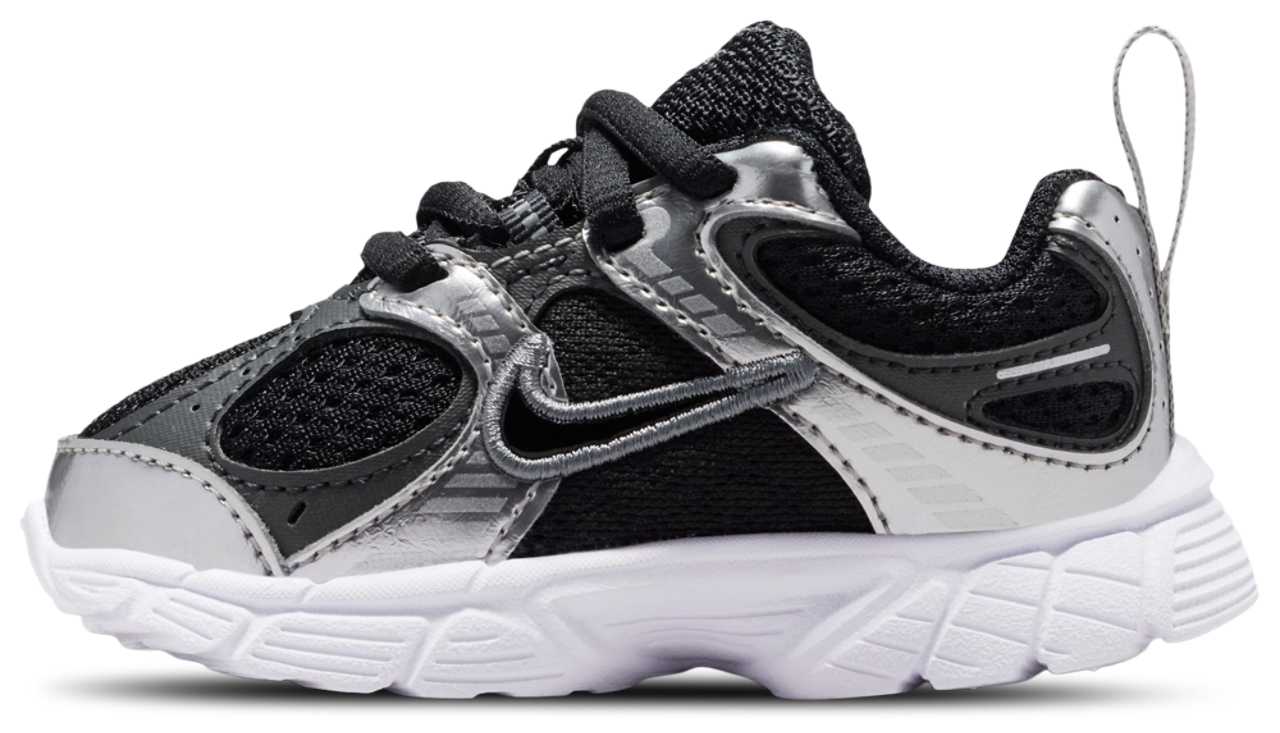 Nike V5 RNR Image 2 of 5. Tap to open photo gallery.