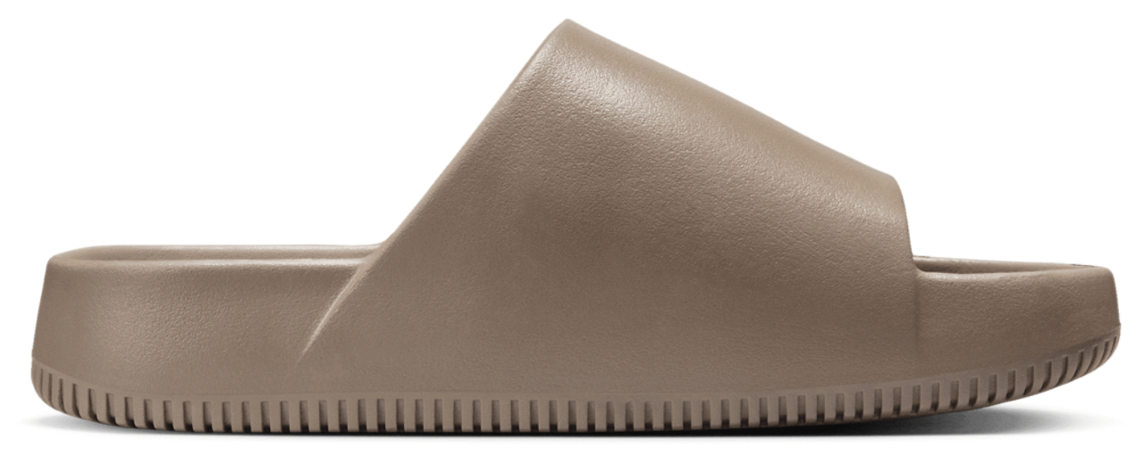 Nike Calm Slides Image 1 of 5. Tap to open photo gallery.