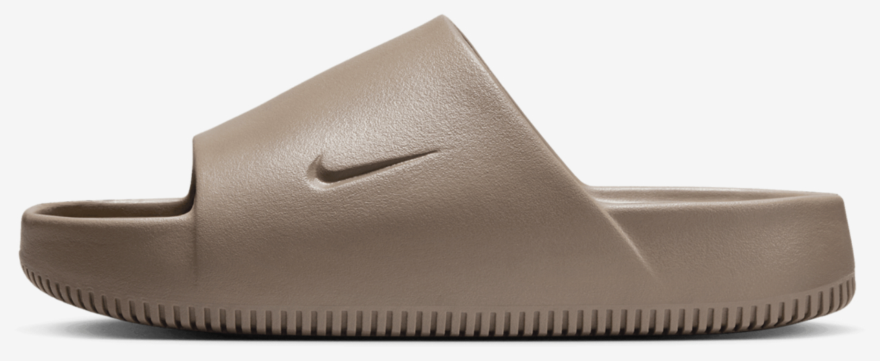 Nike Calm Slides Image 2 of 5. Tap to open photo gallery.