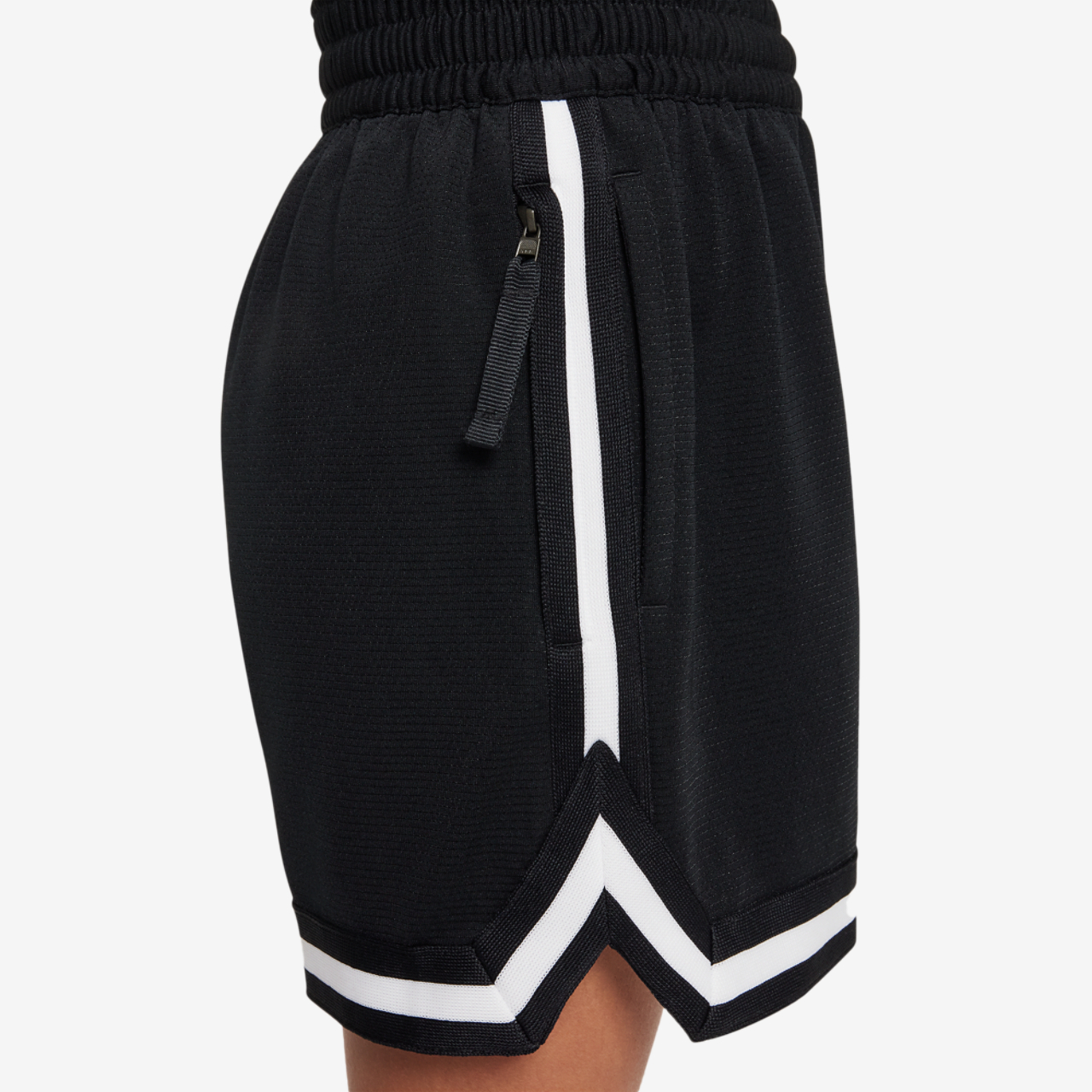 Nike DriFit Dna 24 Short 5In Image 4 of 4. Tap to open photo gallery.