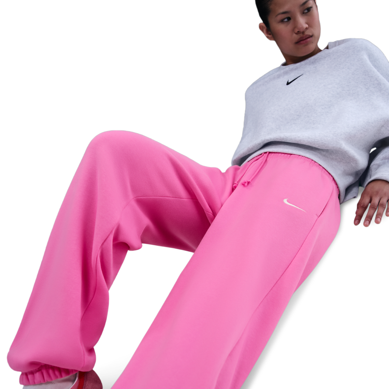 Nike Phoenix HR OS Pants Image 2 of 5. Tap to open photo gallery.