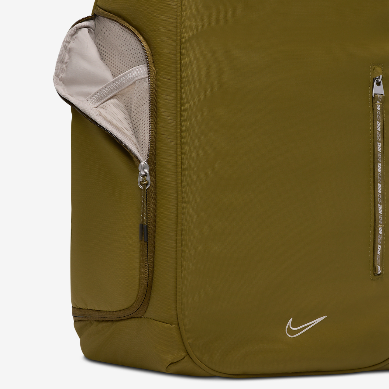 Nike Commuter Tote Image 6 of 8. Tap to open photo gallery.