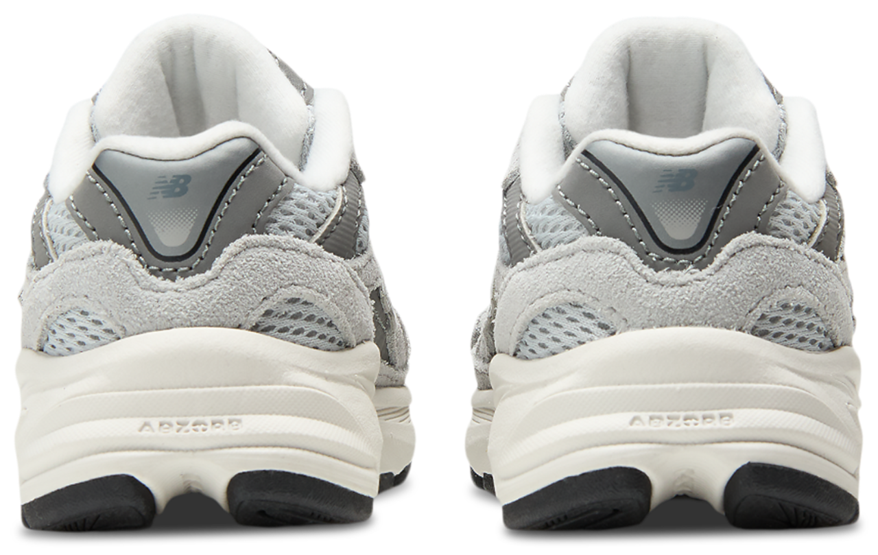 New Balance 2010 Image 3 of 5. Tap to open photo gallery.